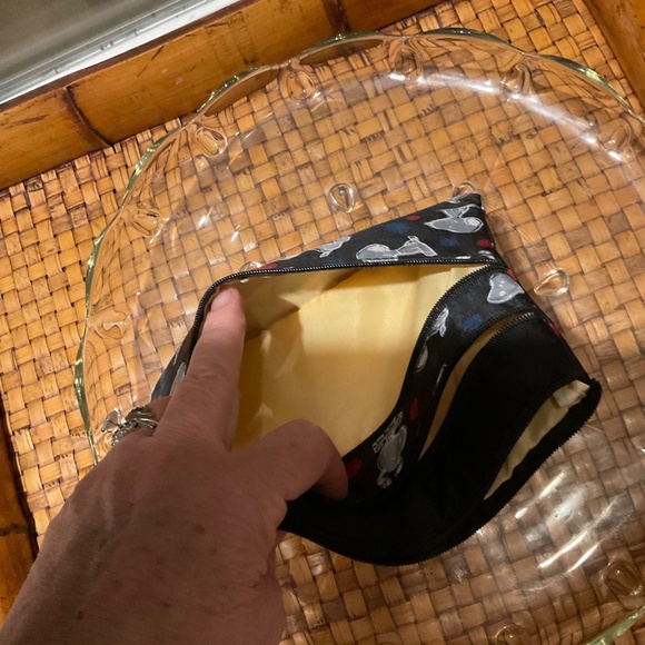 Peanuts Snoopy 3 Zippered Pouch - Picture 5 of 6